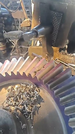 Gear Cutting Machine in Action | Precision Metal Milling Process