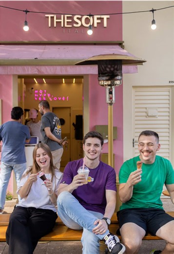 Porque não existe combinação melhor do que amigos, conversa boa e The Soft Italy pra refrescar. 💕🍦