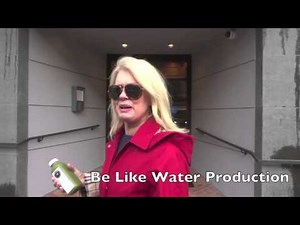 Entertainment Tonight Host, Mary Hart talks about the Los Angeles Dodgers