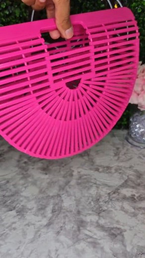 The perfect summer handbag for under $10. #amazon #amazonfinds #amazonshopping #amazonhaul #unboxing #handbag #pursetok #boujeeonabudget #fyp #reels | Jessica Evans