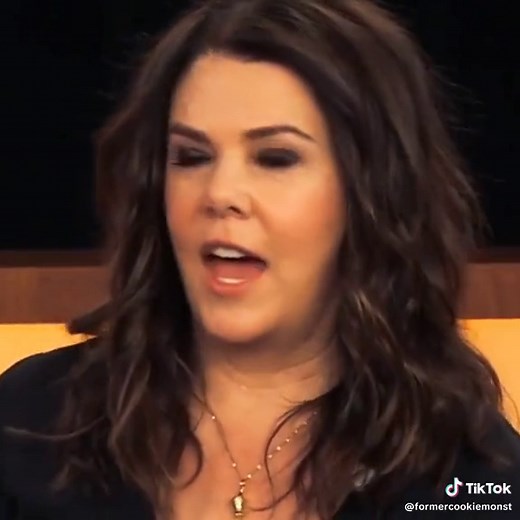 Emotional Journey: Lauren Graham's Compelling Storytelling in Her Books