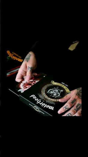 Motörhead – We Take No Prisoners (Unboxing video)