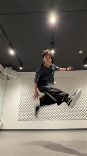 Dancing ER Doctor's Epic Dance Cover of bbno$ – two