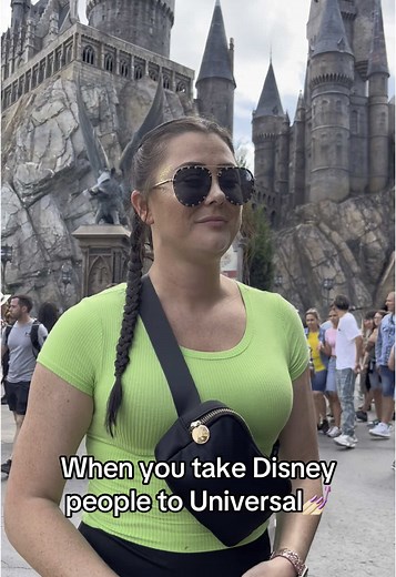 Disney loyal even if we “had” to go on the school field trip to Universal😉😂 . . #disney #disneyworld #disneytiktok #universalstudios #universal #disneyfyp #disneyhumor #hogwarts #harrypotter #disneyfamily #disneyfyp