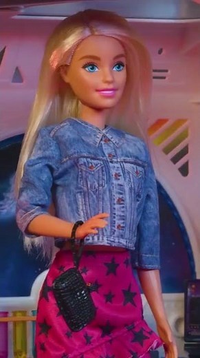 Barbie Takes A Spaceship To Fashion Planet! | Barbie Shorts