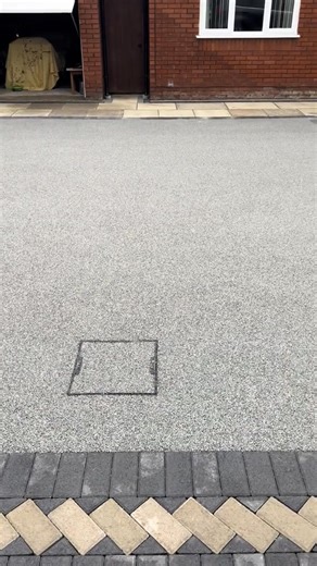 ✨ Beautiful Resin Bound Driveway Completed in Cheadle ✨ We’ve just finished this stunning resin bound driveway, giving our customer a smooth, modern, and durable surface that completely enhances the look of their home. Thinking of upgrading your home’s exterior? | Smooth Stone Driveways and Patios