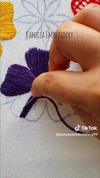 Create Stunning Flower Embroidery with a Simple Stitch