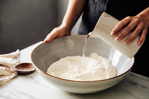 15 Gluten-Free Flour Substitutes and What You Need to Know