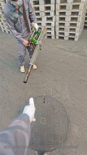 Thorough Disinfection of City Sewer Manhole Cover