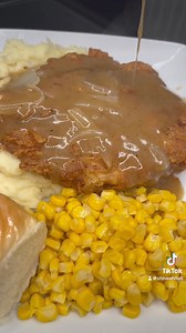 Hopefully this video reach more people! 😩😩 Sunday dinner went something like this. Was gonna make the KFC bowl but didn’t feel like cutting the chicken up, so I decide to make fried chicken Pattie’s instead 🔥🔥🔥🔥 | China White