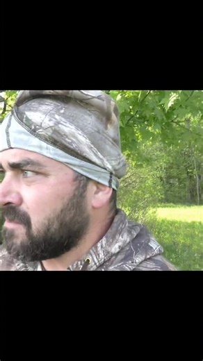 Ever have an animal come in and make the turkey hunt more challenging? #hunting #turkeyhunting