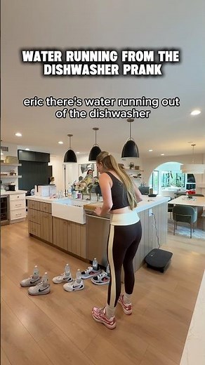 There’s water running out of the dishwasher!! 🏃