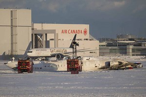 Delta plane crashes and overturns while landing at Toronto Airport