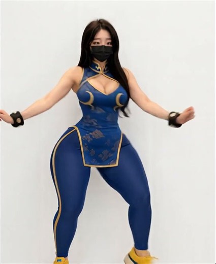 Chun-Li from Street Fighter 💙 Backstage from filming. Part 4! 🔥 #cosplay #chunli #streetfighter