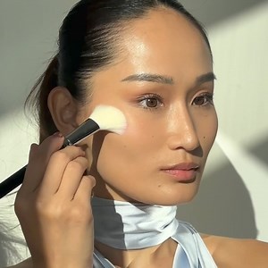 GIFT THE DIOR GLOW: An exclusive makeup set including the iconic Dior Addict Lip Glow Oil & Rosy Glow Blush. Only at Sephora. | Sephora