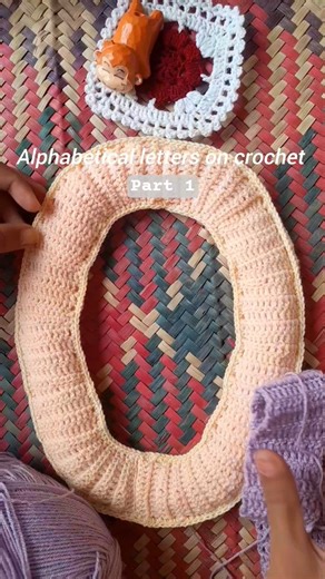 alphabetical letters on crochet. Letter O and R on crochet #crochet #crochetletter
