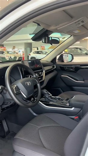 Large quantity of Toyota Highlander vehicles for sale at low prices.