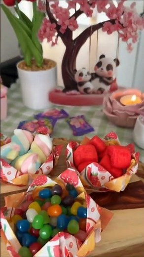 Everyone will want the recipe for these cute candy gifts 🍭