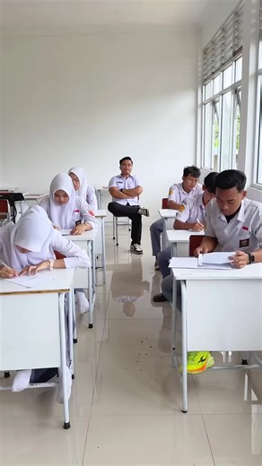 Charlie Chaplin: Silent Comedy King's World