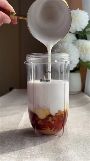 Homemade Ice Cream Bars 🍫: https://glow-diaries.com/homemade-ice-cream-bars/