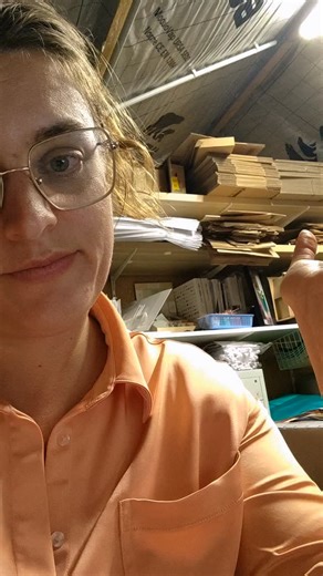 Wie start met het snijplotter verhaal kent het wel.. Verspilling van materiaal, projecten die niet goed lukken..😣 Het duurt soms even voor je alles door hebt en soms geef je de moed dan op.. Maar als het een geruststelling mag zijn.. Zelfs na 7 jaar durf ik nog wel eens de mist in gaan met de basistechnieken..😬 Of zou het de vermoeidheid zijn? Of de afleiding of.. Gewoon eens missen zonder reden.🤷 Herkenbaar? 🙈 #sielhouette #kooplokaal #blancoartikelen #gepersonaliseerdcadeau #mompreneur #sn