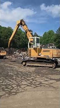 The longer reach and lifting capacity help a lot! #Scrap-Life #recycle #recycling #business #work