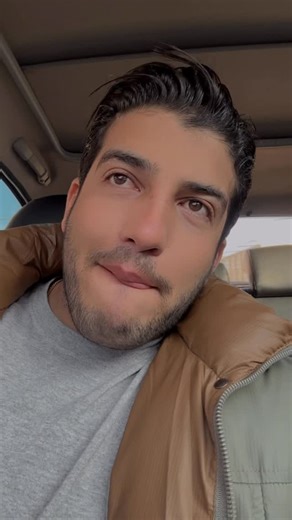 ‎Hosein Ranjbar/حسین رنجبر‎ on Instagram‎: "تلوزیون‌چرا‌افتاد؟😂 . #خنده #فان #طنز #چالش #شادی⁩"‎