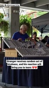 Stranger receives random act of kindness, and his reaction will bring you to tears ❤️ | Some Good Moment