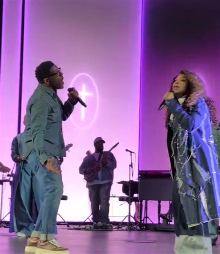 JESUS I’LL NEVER FORGET‼️🔊 Are you ready for UNSCRIPTED NIGHTS TOUR?! Trust us, you don’t want to just see the clips, you want to be in the room! Moments like this 👆🏽👆🏽👆🏽👆🏽🤯🤯🤯😅😅😅😅 Thank you @gospelmusicbuzzz for capturing this moment 🥰 Get your tickets now at www.unscriptednightstour.com