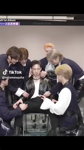 Bang Chan et ses chatouilles hilarantes