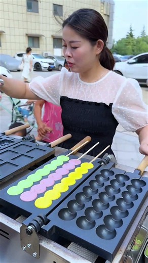 A talented chef! Word skewer cake | Gold coin cake #streetfood #satisfying