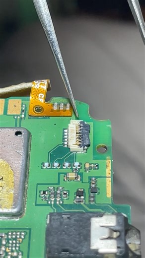Display conector repair #smartphone #repair #touchrepair