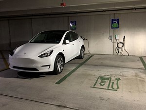 If You Own a Tesla, Upgrading Your iPhone Isn't Always Easy!