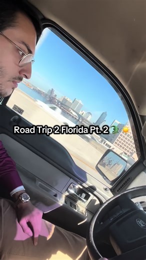 Dont worry about the broken mirror 🙃 #roadtrip #florida #relationships #dating #fun