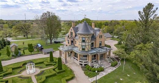 New owners of The Castle in Lexington look to bring new business