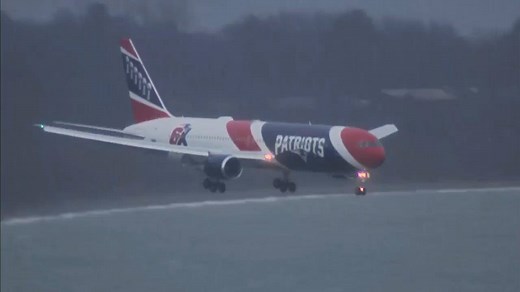 The New England Patriots plane carrying 1 million medical masks from China has landed at Logan Airport. 300,000 will be sent to New York. https://cbsloc.al/2UEsovj | WBZ / CBS News Boston