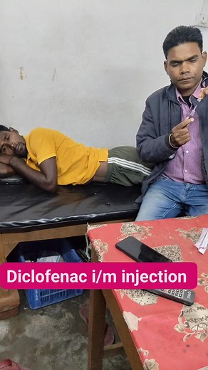 How to give an hip Amikacin 500 mg injection push video #viralreel #injection #familytime #monday #career #randhirkumarnu #facbook . | Randhir Kumar Nu
