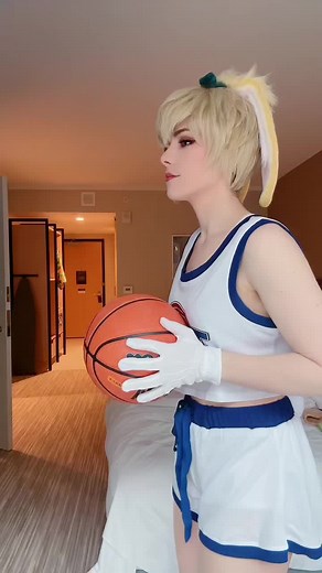 Hilarious Brown Bloopers: Forget Trying to Twerk!