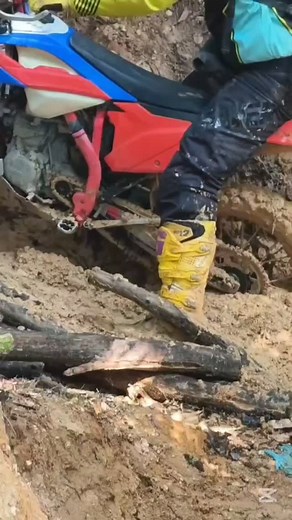 After 3 somersaults down the slope, the rider's brain went haywire. . Follow @sgoffroader for original off-road content from Singapore-based rider | sgoffroader