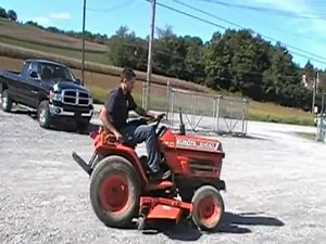Kubota B1550 with Belly Mower