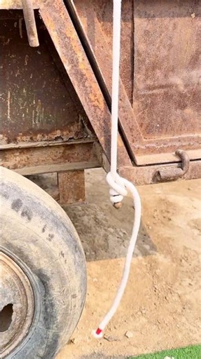 Secure Truck Load with Rope 🌏 Strong Tie Down Method 👍 #craft #outdoors #shorts