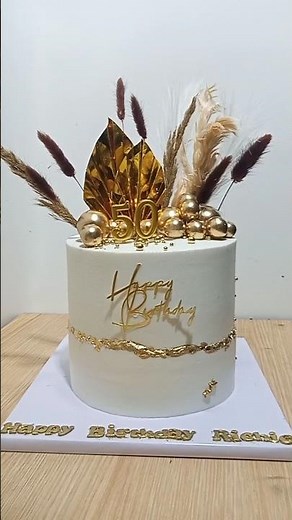 How to make a 50th stunning birthday cake with white and gold theme#50thbirthday #birthdaycake