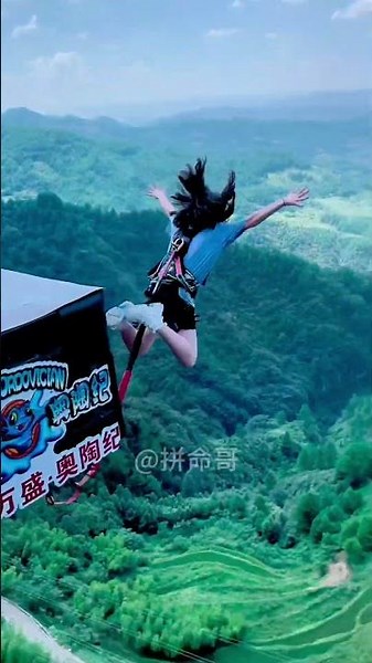 My panicked screams bounced off every rock wall deep inside the valley：Asmr Bungee Jumping