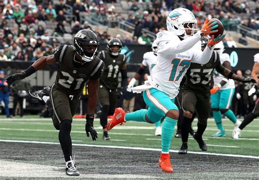 Dolphins-Jets takeaways: Miami wins fourth straight, loses De’Von Achane