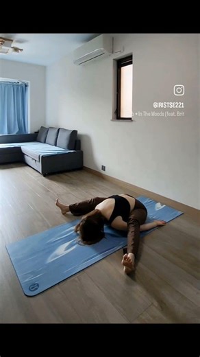 🐢 Turtle Pose (Kurmasana) #Yoga #Kurmasana #TurtlePose #Flexibility #Mindfulness