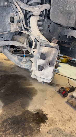 Full length no cuts tutorial labor guide real time. How to install replace change fix repair a new wheel hub and bearing on your 2015-2020 Ford F-150 Front; 4WD; King Ranch or Lariat or Limited or Platinum or Police Responder or SSV Model or XL Model or XLT Model purchase link to MOOG bearing i used which fits 2018-2020 models https://amzn.to/487Yyoz 2015 2016 2017 2018 2019 2020 Ford F150 My Amazon store for featured tools & products: https://www.amazon.com/shop/carlsgarage My website for merch