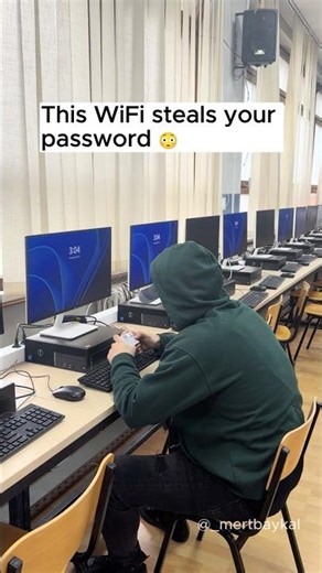 Public WiFi Attack: How Hackers Steal Your Password 😳