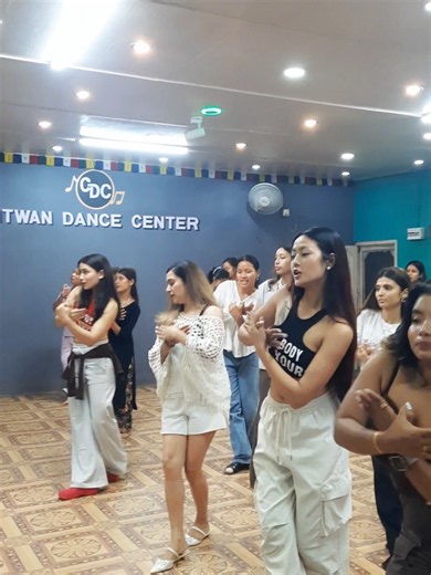 #chamelichameli #ekdevlimbu #sushantkhatri #dikilasherpa #trending | chameli chameli