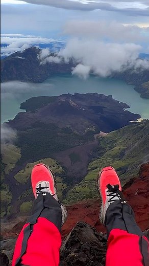 Top of Mt. Rinjani, Lombok Indonesia 🇮🇩 - Volcano - 3726m