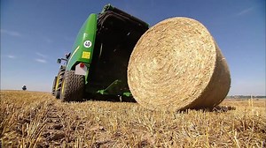 105K views · 1K reactions | A look Inside #JohnDeere 900 series round balers. Also looking for a John Deere baler? Then check out our offerings at: https://goo.gl/z6XdyG Source John Deere https://www.youtube.com/watch?v=vYTcWhOmER4&t=59s | E-FARM.COM | Facebook
